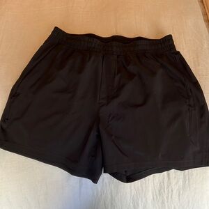 Lululemon Pacebreaker Short Linerless, Size Medium, 5 inch